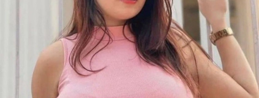 "Layanan pijat panggilan profesional 24 jam di sebuah hotel atau apartemen modern di Sentul City"
